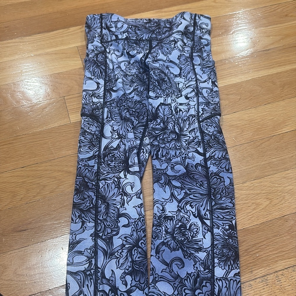 lululemon athletica Blue and Black Patterned Leggings - Picture 3 of 3